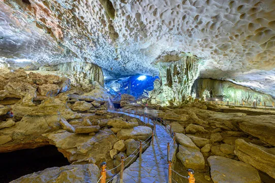 Tam Cung Cave, located in Ha Long Bay, is known for its dramatic stalactites and stalagmites, creating a captivating natural landscape. - Photo source: Halong Bay